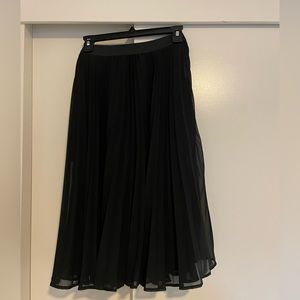 Hollister pleated black midi skirt size s